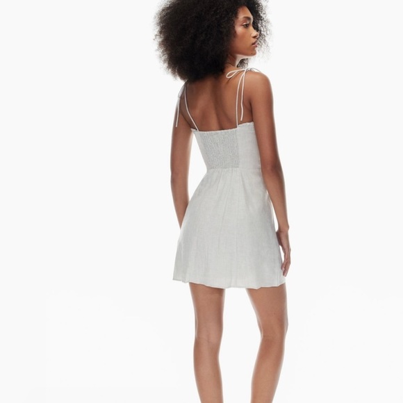 Aritzia Wilfred linen mini dress in light baby blue - Picture 4 of 7